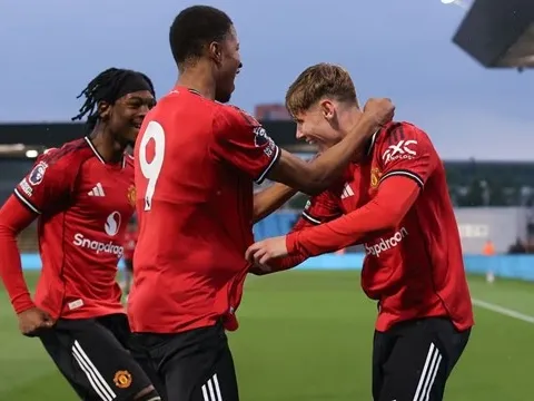 Đã đến lúc Michael Carrick đặt cược vào Shea Lacey và Chido Obi