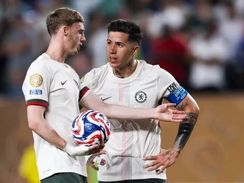 Chelsea bị cảnh báo nguy cơ mất Palmer và Fernandez