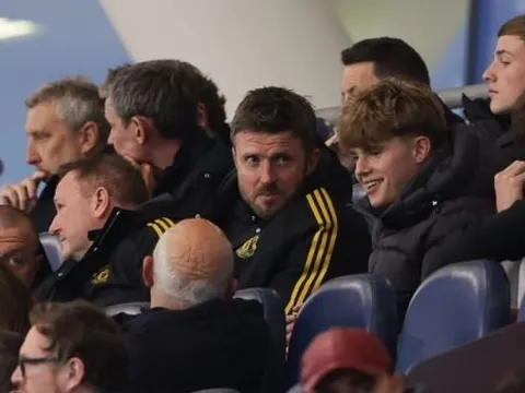Hai tài năng trẻ Man Utd thuyết phục Carrick sau màn hạ gục Man City