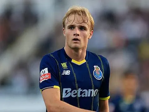 Chelsea và Arsenal cùng tranh mua Victor Froholdt