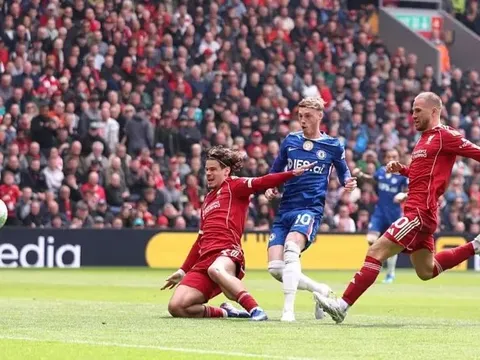 VAR cứu Liverpool, chuyên gia chê trách hàng thủ