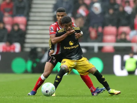 Chuyên gia chê tuyến giữa MU lép vế trước Sunderland