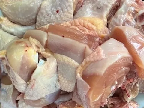 Người mắc 1 trong 5 bệnh này tuyệt đối không ăn thịt gà