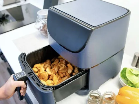 Nhà đang dùng nồi chiên không dầu, có 6 điều phải chú ý