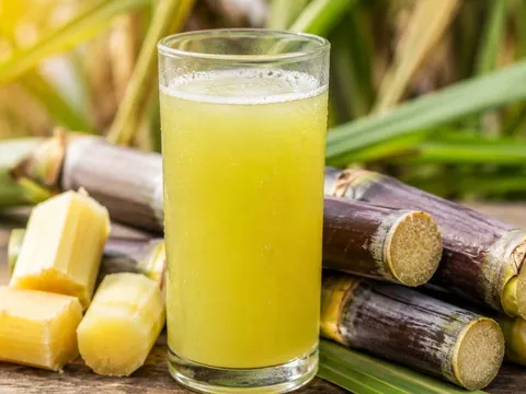 Uống nước mía tưởng mát nhưng nhiều người đang mắc 5 sai lầm gây hại sức khỏe