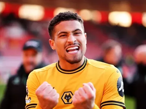 Kẻ thay thế Casemiro khiến MU và Liverpool mê mẩn