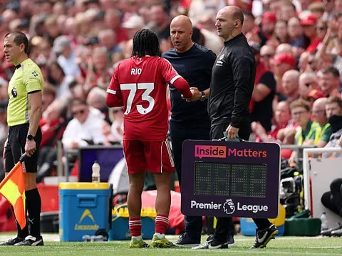 Nhìn Ngumoha để thấy CĐV Liverpool đã sai về Arne Slot