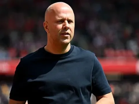 Lối chơi tẻ nhạt đang đẩy Arne Slot rời Liverpool