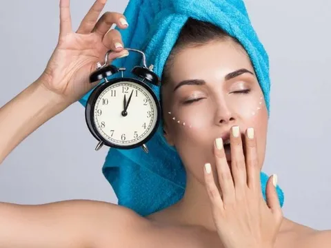 5 bước chăm sóc da buổi tối giúp phụ nữ sau 40 tuổi giảm nếp nhăn và giữ da căng khỏe hơn
