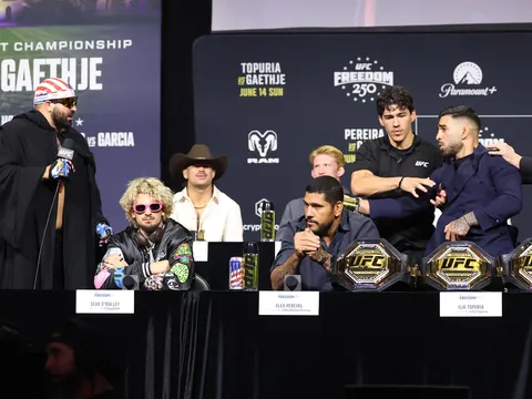Derrick Lewis: Buổi họp báo UFC White House là một trong những sự kiện điên rồ nhất