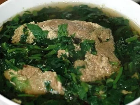 Loại rau bị chê vì nhớt nhưng giàu sắt hơn thịt bò, bán rẻ ngoài chợ