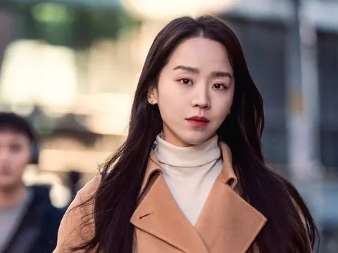 Phong cách đời thường của Shin Hye Sun: Thanh lịch, tinh giản nhưng luôn tạo cảm giác sang trọng