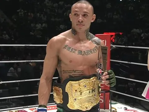 Vỡ òa cảm xúc tại Rizin 53: Luiz Gustavo hạ đo ván Ilhom Nazimov, lên ngôi vô địch hạng nhẹ sau 8 năm chờ đợi