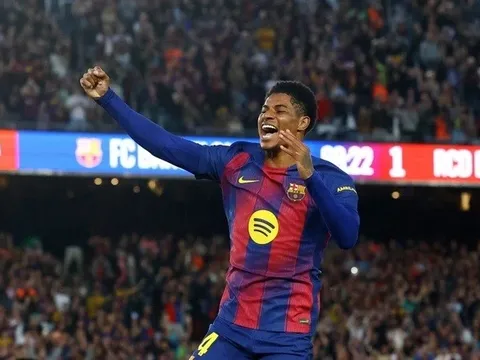 Chấm điểm Barcelona: Đêm của Rashford