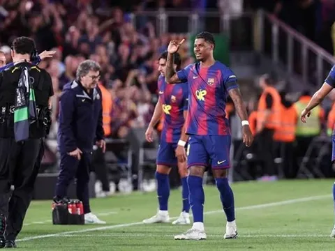 Rashford để ngỏ khả năng ở lại Barca sau cú sút phạt lịch sử