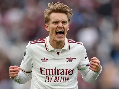 Martin Odegaard sửa sai cho Mikel Arteta bằng đẳng cấp thiên tài