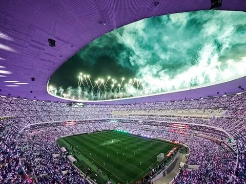 NASA giám sát khẩn cấp sân vận động World Cup bị lún