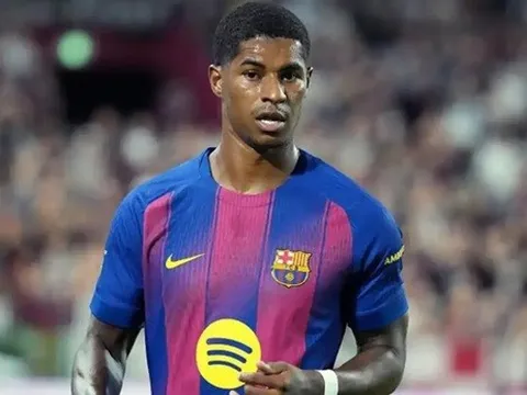 Koeman khẳng định Barca sẽ hối hận nếu để Rashford quay về MU