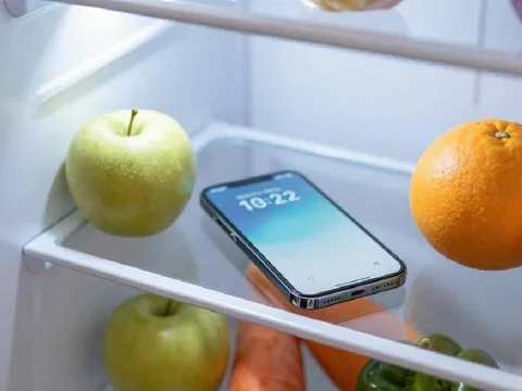 Điều gì xảy ra nếu bỏ điện thoại bị nóng vào tủ lạnh để hạ nhiệt?