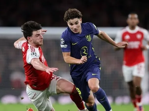Arsenal gặp đối thủ nặng ký vụ Julian Alvarez