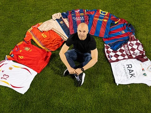 Ngày này năm xưa: Iniesta định nghĩa lại vẻ đẹp bóng đá