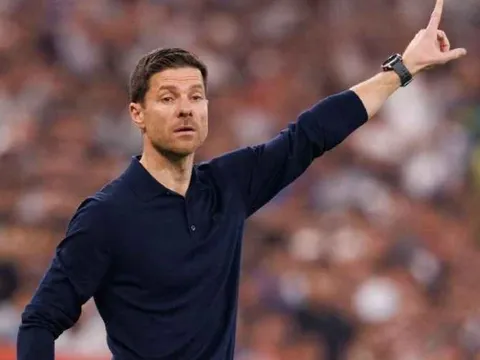 Chelsea săn đón Xabi Alonso cùng Andoni Iraola
