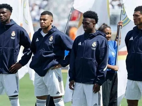 Real Madrid trả giá vì quyền lực phòng thay đồ