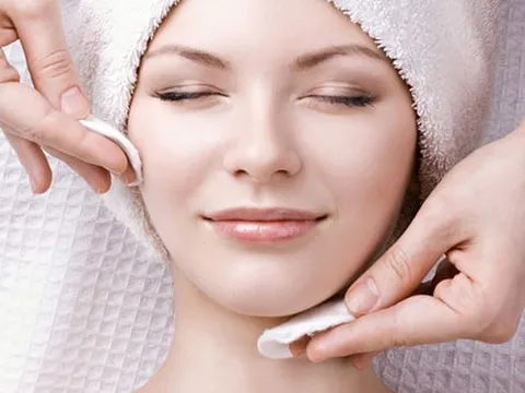 4 món mỹ phẩm quan trọng cần có nếu muốn giữ nhan sắc xinh tươi mùa hè