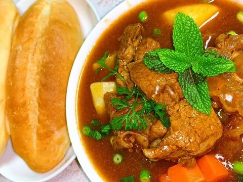 Cách nấu thịt bò sốt vang ngon mềm tan trong miệng