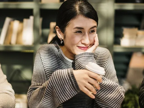 Đàn bà nhanh già, nhan sắc tuột dốc không phanh do làm 4 việc này thường xuyên