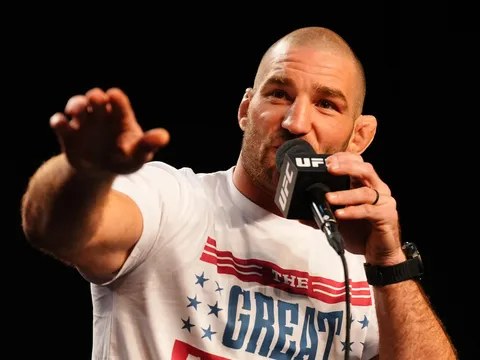 Dana White hoài nghi về sự lột xác của Sean Strickland sau UFC 328