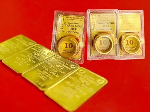 Giá vàng hôm nay 12/5: Vàng trong nước lao dốc, giá vàng thế giới bật tăng mạnh