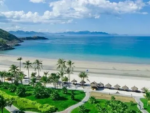 Bãi biển nào “quyến rũ nhất hành tinh”, từng được tạp chí Mỹ bình chọn, sở hữu nhiều đặc sản giá rẻ thơm ngon?
