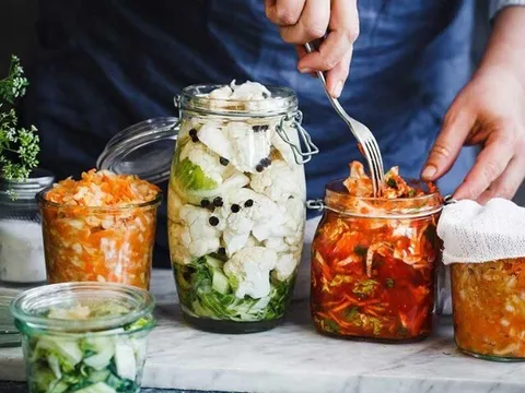 Dưa và cà muối, món ăn kèm được nhiều người ưa thích trong mùa nắng có thật sự tốt cho sức khỏe?