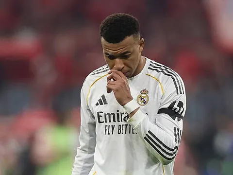 Bị Olise làm lu mờ, Mbappe nhận cú tát thức tỉnh ở Real