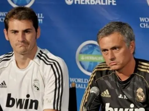 Iker Casillas phản đối Real Madrid bổ nhiệm Jose Mourinho