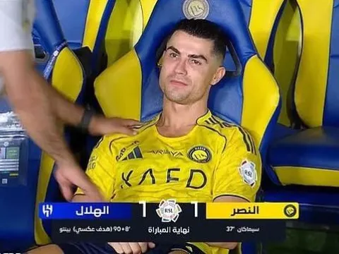 Ronaldo thẫn thờ khi Al-Nassr đánh rơi chiến thắng phút 98