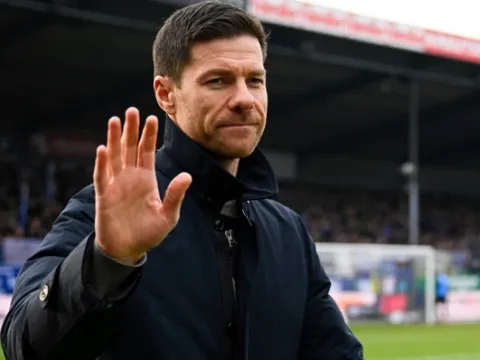 Xabi Alonso chọn Chelsea hay chờ đợi cơ hội tại Liverpool?