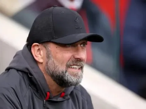 Bị hỏi khó, Klopp chọn New York Knicks thay vì Man Utd