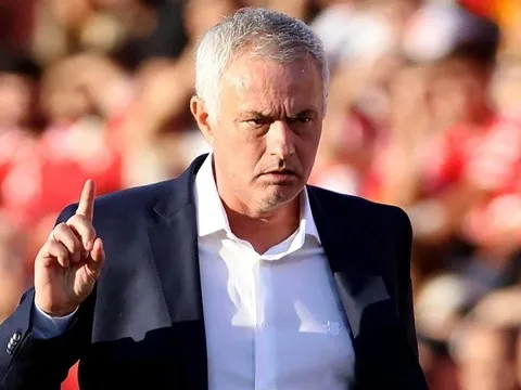 Jose Mourinho chốt hợp đồng 3 năm với Real Madrid, nhắm sao Man City