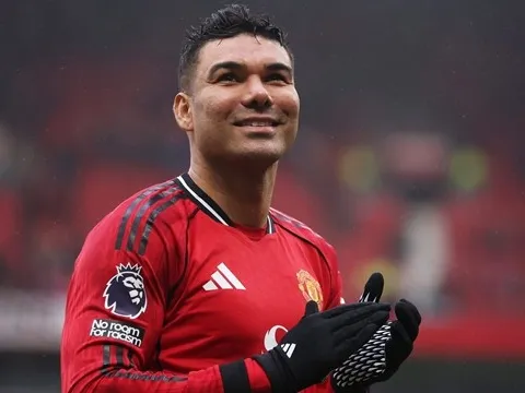 Cú hích nhân sự giúp Man United khép lại mùa giải tại Old Trafford
