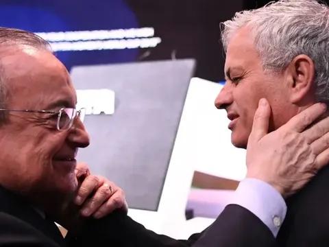 Đưa Mourinho trở lại, Real Madrid đang đùa với lửa