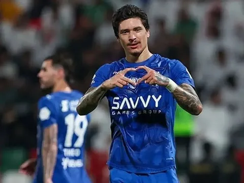 Darwin Nunez được chào mời cho hai ông lớn Serie A