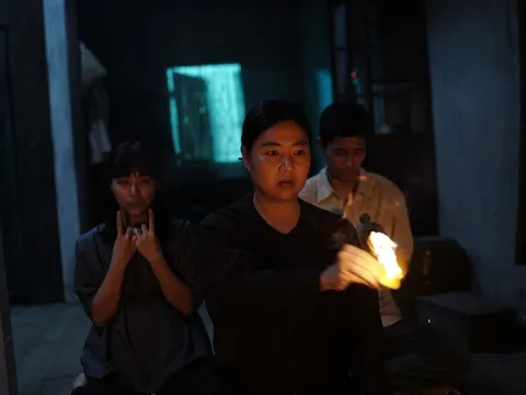 Trailer Ma Xó hé lộ bi kịch gia đình và lời hứa “chết theo con” gây ám ảnh