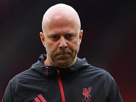 Liverpool không có ý định sa thải Arne Slot vào mùa hè