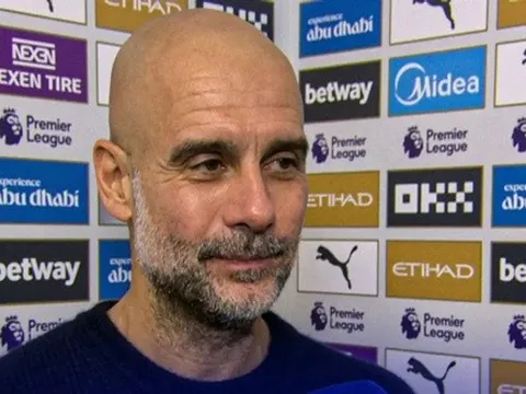Pep Guardiola giải mã quyết định thay 6 vị trí của Man City