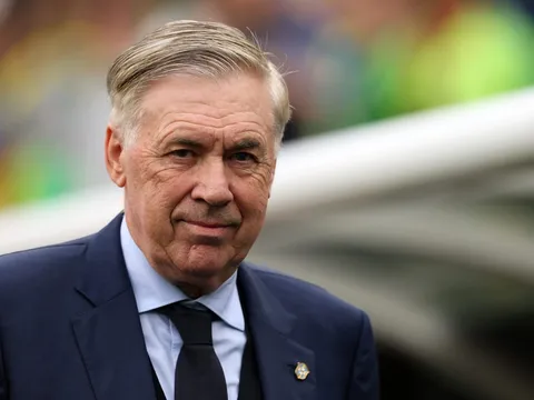 Phía sau nụ cười của Ancelotti và tiêu chuẩn thép tại Brazil
