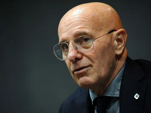 Arrigo Sacchi, gã bán giày phá tan xiềng xích Catenaccio