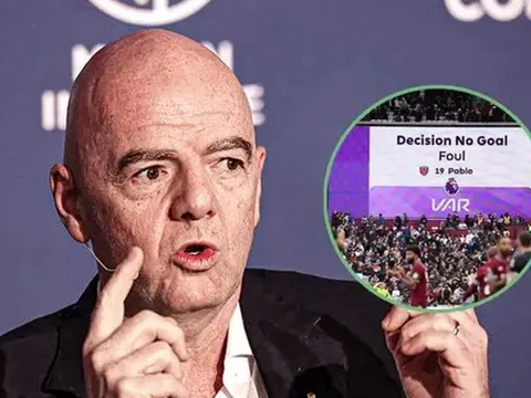 FIFA siết chặt luật vòng cấm sau quyết định VAR gây tranh cãi ở trận Arsenal