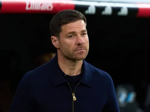 Huyền thoại Chelsea chỉ ra vấn đề với Xabi Alonso